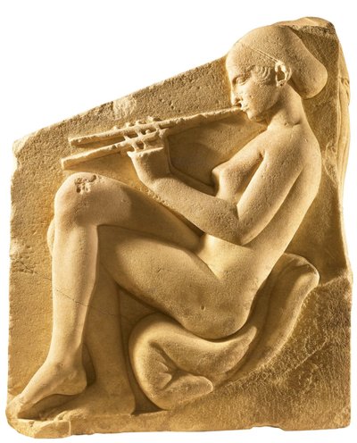 Um jogador de aulos. Altar de Afrodite, o chamado Trono Ludovisi, painel da esquerda, ca 430 aC de Classical Antiquities
