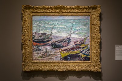 Barcos pesqueiros em Étretat de Claude Monet