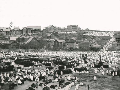 O Market Place, Antananarivo, Madagascar, 1895. de Colonel Stewart
