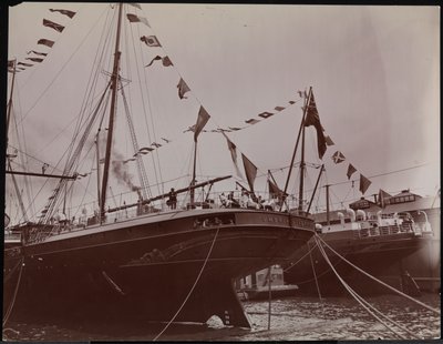 S.S. "Umbria" na doca, c.1897 (foto a p/b) de Company Byron
