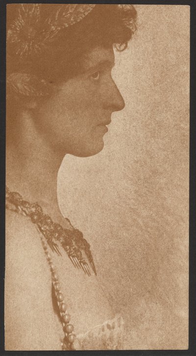 [Perfil lateral de mulher]. de Constant Puyo
