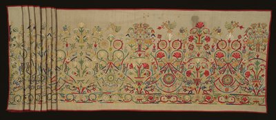 Borda com Saia Estampada (linho e algodão bordados) de Cretan School