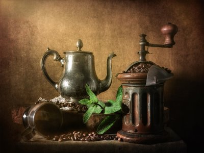 Bule rústico com moedor de café de Cristiano Giani