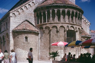 Igreja de Sveti Krsevan, construída em 1175 de Croatian School