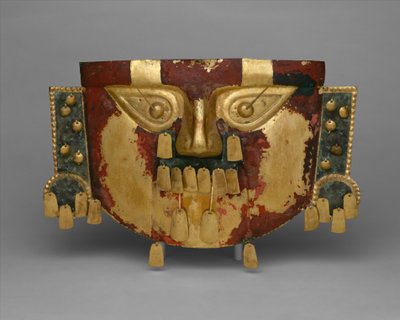 Máscara Funerária Peruana, 900-1100 d.C. (ouro, sobreposições de prata e cobre, cinábrio) de Culture Sicán