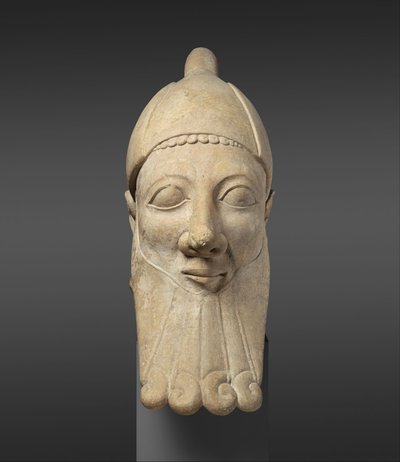 Cabeça calcária de um homem barbudo, início do século VI a.C. (calcário) de Cypriot School