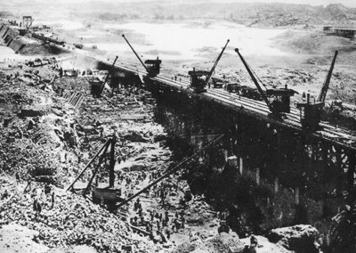 Barragem de Aswan, em construção, Abril de 1901 (foto a p/b) de D.S. George