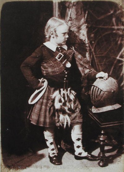 Young Scot Lad in Kilt (impressão em papel salgado de calotipo negativo) de David Octavius and Adamson Robert Hill