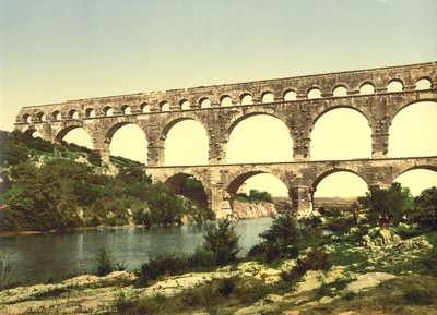 Ponte romana sobre o Gard, construída por Agripa, Nîmes, França, c.1900 de Detroit Publishing Co.