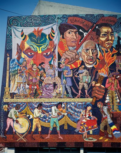 Hidalgo, Morelos e Juarez, heróis da luta pela independência, pormenor do mural em mosaico na fachada do Teatro dos Insurrectos, Cidade do México. México, século XX. de Diego Rivera