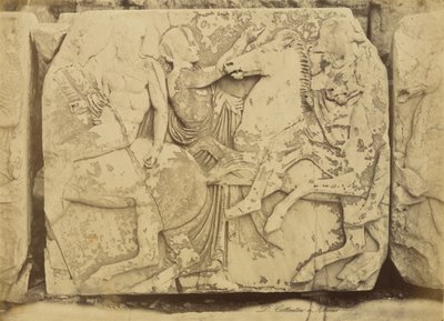 [Atenas - fragmento escultórico, friso do Parténon]. de Dimitrios Constantin