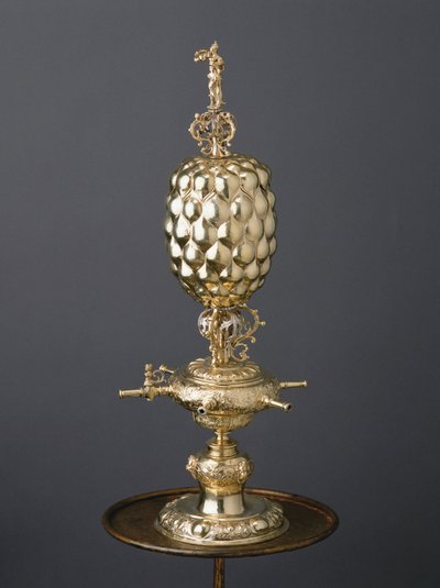 Xícara de bebida com truque de pacote dourado, c.1630 de Dirich Utermarke