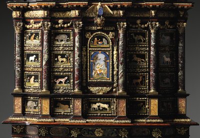 Gabinete de suporte Luís XIV (bronze dourado, pietra dura, carapaça de tartaruga, cinza, ebonizado e dourado parcial) (ver também 1766355-6) de Domenico and Gobelins workshop (attr. to) Cucci
