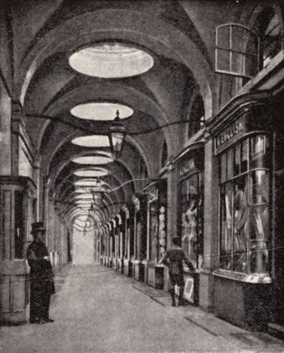 Royal Opera Arcade, Pall Mall, Londres (foto a p/b) de Donald McLeish