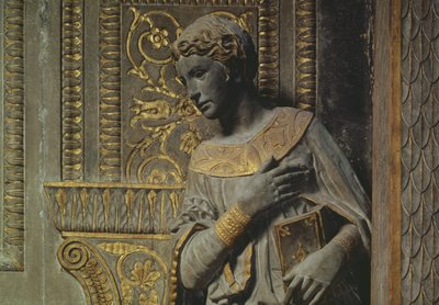A Anunciação de Cavalcanti: detalhe da Virgem por Donatello 1386-1466 c.1435 calcário dourado de Donatello