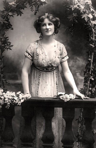 Nina Sevening, atriz, anos 1900. de Dover Street Studios