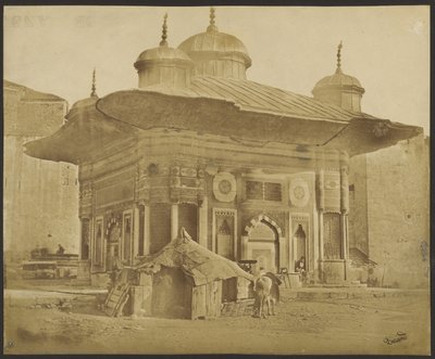 [Edifício com tenda e cavalo]. de Durand