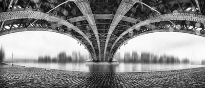 Reflexão na ponte de aço de EM-Photographies