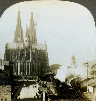 Catedral de uma ponte ferroviária, Colônia, Colônia, Alemanha. de E. W. Kelley