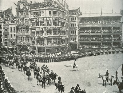 Lord Roberts supervisionando os arranjos no cemitério de St. Pauls, 1897 de E. and S. Woodbury