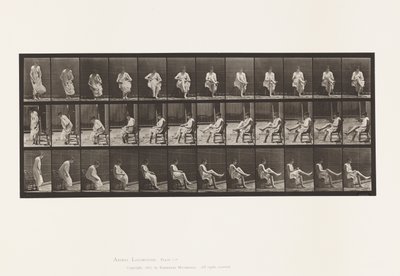 Placa 417. Sanita; Sentar e Colocar Meias de Eadweard Muybridge