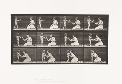 Placa 465. Dois modelos, criança 70N, trazendo buquê para 12, 1885 de Eadweard Muybridge