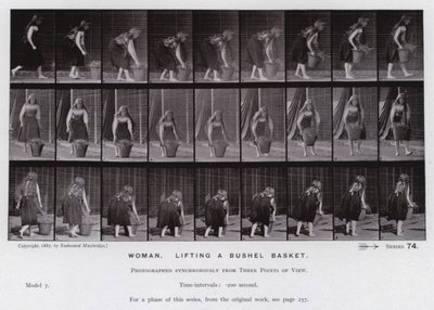A Figura Humana em Movimento: Mulher, levantando uma cesta de alqueire (foto a p/b) de Eadweard Muybridge