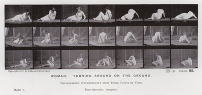 A Figura Humana em Movimento: Mulher, girando no chão (foto a p/b) de Eadweard Muybridge