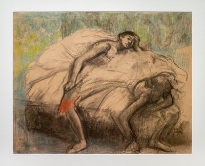 Duas dançarinas em repouso. 1890-1895. Carvão vegetal, pastéis em papel. de Edgar Degas