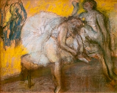 Duas dançarinas em repouso. Por volta de 1910. Pastel em papel de velino fino. de Edgar Degas
