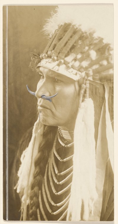 [Um nariz furado] de Edward S. Curtis