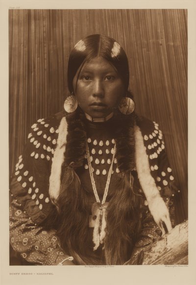 Vestido empoeirado - Kalispel de Edward S. Curtis