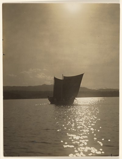 [À luz cinzenta do amanhecer, os guerreiros Yaklus afastaram-se] de Edward S. Curtis