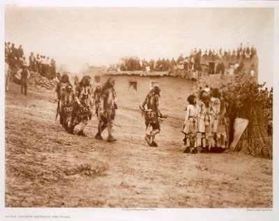 Dançarinos de serpentes a entrar na Praça de Edward Sheriff (after) Curtis