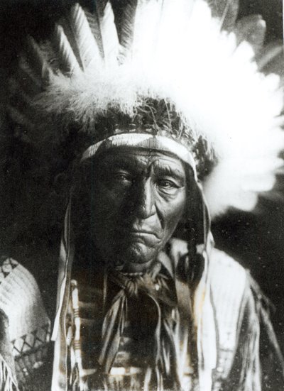 Pluma de Ferro - Ogalala, Nativo Americano de Edward Sheriff Curtis