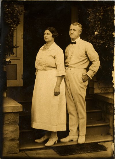 A mãe e o pai no seu aniversário de Edward Sheriff Curtis