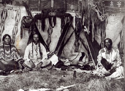 Piegan Lodge Interior de Edward Sheriff Curtis