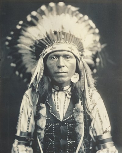 Red Thunder, Nez Perce (Sobrinho do Chefe José) de Edward Sheriff Curtis