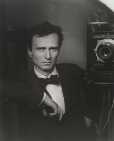 Autorretrato com câmera de estúdio de Edward Steichen