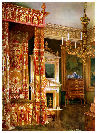 Cama da rainha Annes, cômoda sobre um suporte e candelabros de madeira, 1910. de Edwin Foley