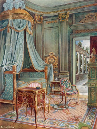 Esculpida e dourada Draped Domed Bed. Bureau-Toilette (ou Petit Secretaire) em Marqueterie. Cartonier em laca verde de Edwin John Foley