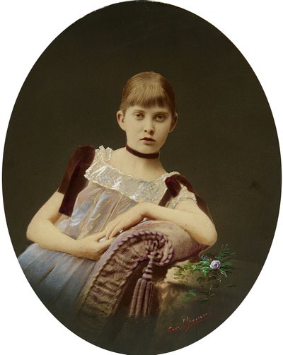 Retrato de uma rapariga. Fotografia em gelatina de prata, Gouache de Egor Maximovich Ovcharenko (?-1902) de Egor Maximovich Ovcharenko