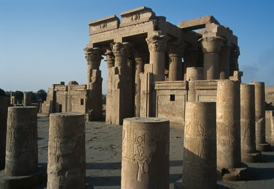 Vista do Templo Duplo Romano e Ptolomaico de Sobek e Haroeris no Rio Nilo de Egyptian