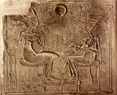 Akhenaten e sua família, de Akhetaten (moderno Tell el-Amarna). de Egyptian 18th Dynasty