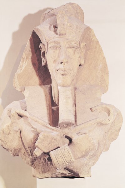 Busto de Amenophis IV (Akhenaton) (c.1364-1347 aC) do Templo de Amon, Karnak, Novo Reino, c.1353-1337 aC (arenito) de Egyptian 18th Dynasty