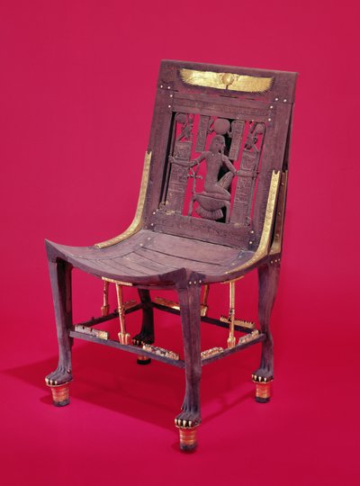 Cadeira, do túmulo de Tutankhamon (c.1370-1352 aC) representando o espírito de milhões de anos, o Novo Reino (madeira de cedro) (ver também 148192) de Egyptian 18th Dynasty