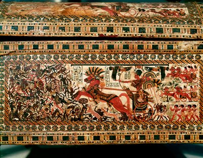 Antiquite egípcio: pequena caixa de madeira com cenas do Faraó Tutankhamun perseguindo os núbios em seu tanque. 18ª dinastia. Do túmulo de Tutankhamun (All-Ankh-amun ou Tutankhamun) (1345-1327 AC) Vale dos Reis. Tebas. Sol. 61 cm Cairo, mus egípcio. de Egyptian 18th Dynasty