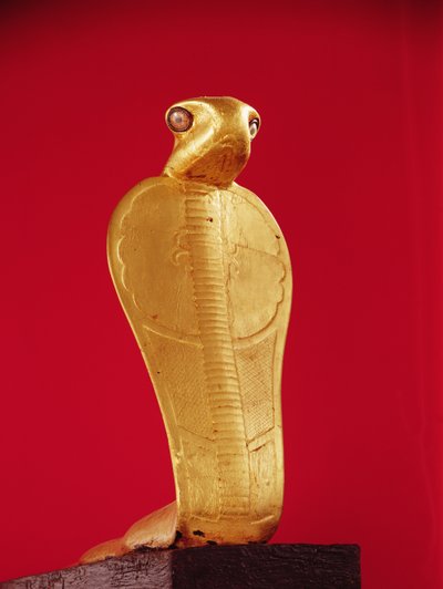 Figura da cobra Netjer-Ankh, do túmulo de Tutancâmon (c.1370-1352 aC) Novo Reino (madeira dourada) de Egyptian 18th Dynasty