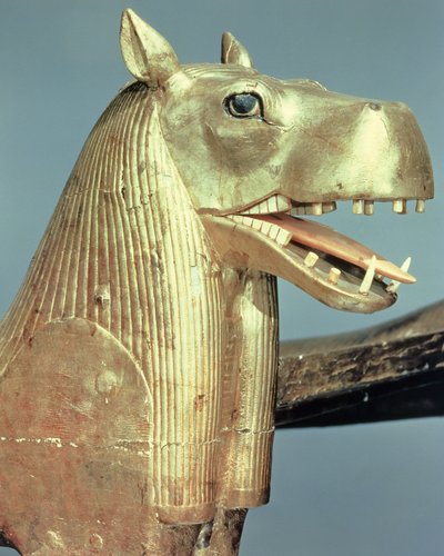 Cabeceira funerária na forma da deusa Tueris, do túmulo de Tutancâmon (c.1370-52 aC) Novo reino (madeira dourada) de Egyptian 18th Dynasty