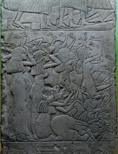 Relevo em calcário pintado representando a lamentação funerária sobre o faraó, do túmulo do rei Horemheb de Egyptian 18th Dynasty